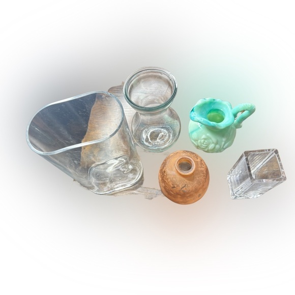 Five Glass Vases Bundle 🏺 - Picture 5 of 6